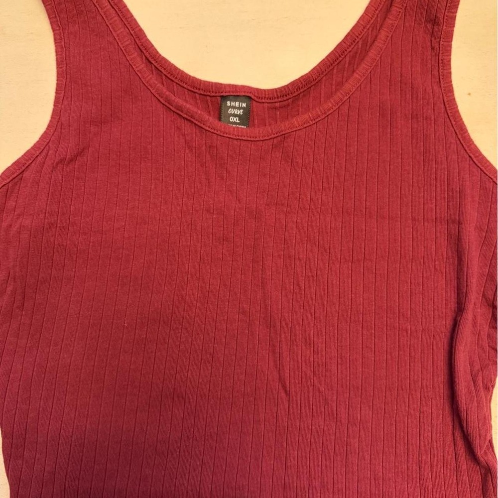 Shein crop tank top with stretch burgundy marron EUC